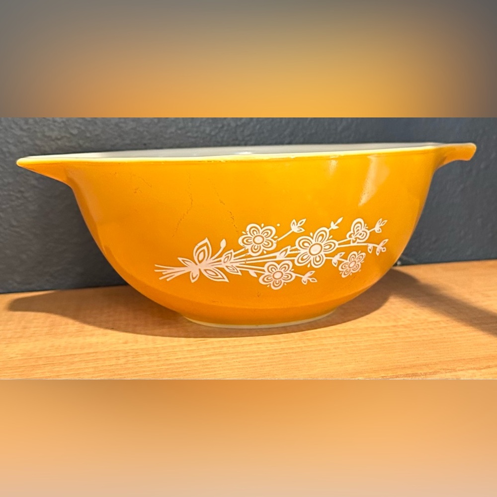 Vintage Pyrex butterfly gold casserole dish